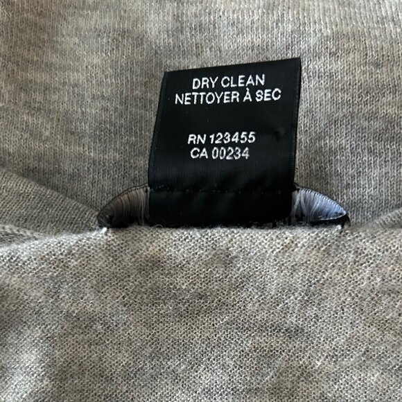 Lord & Taylor V-Neck Light Grey Cashmere Cardigan Sz S - Picture 5 of 8